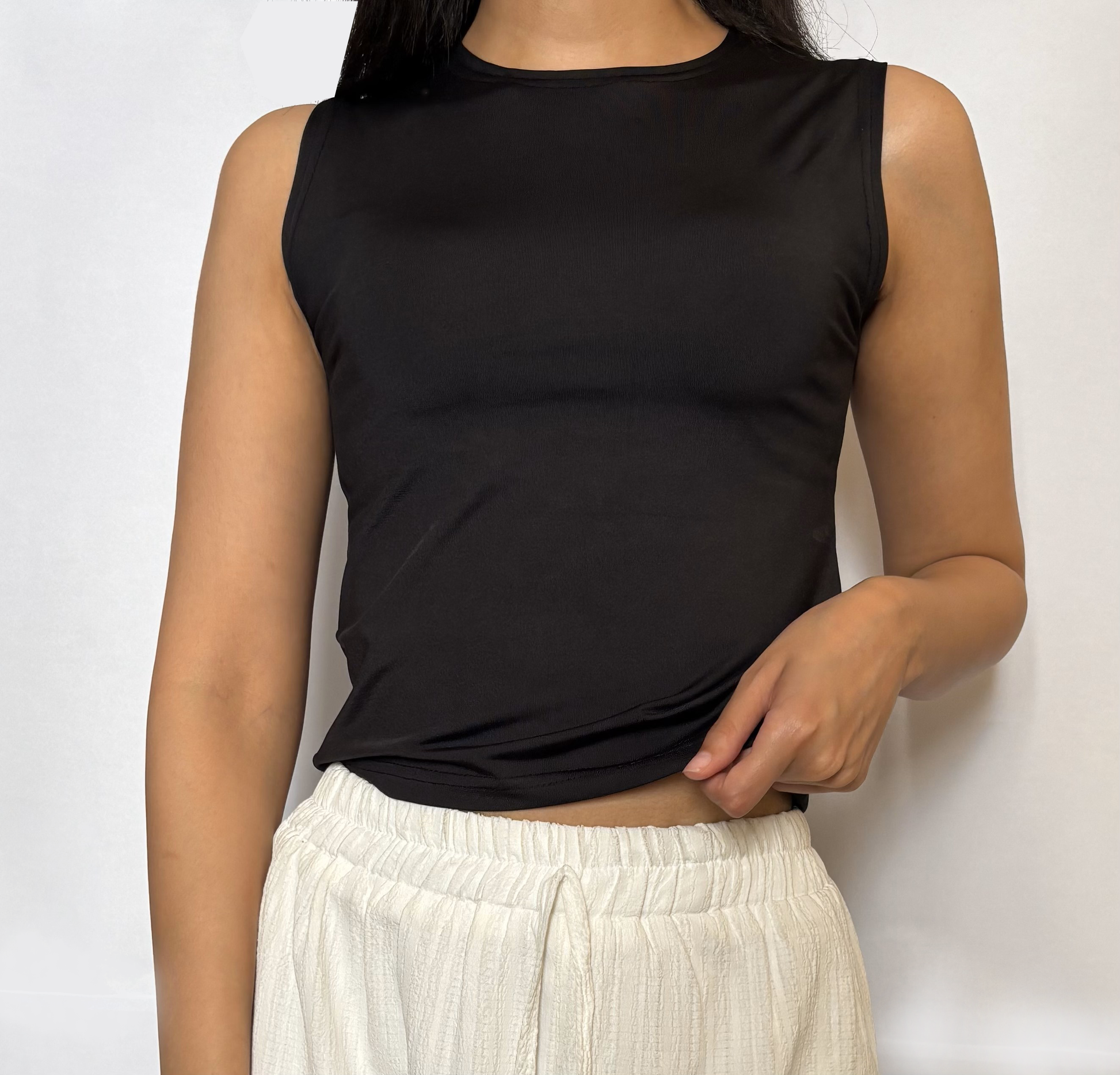 sleeveless basic top
